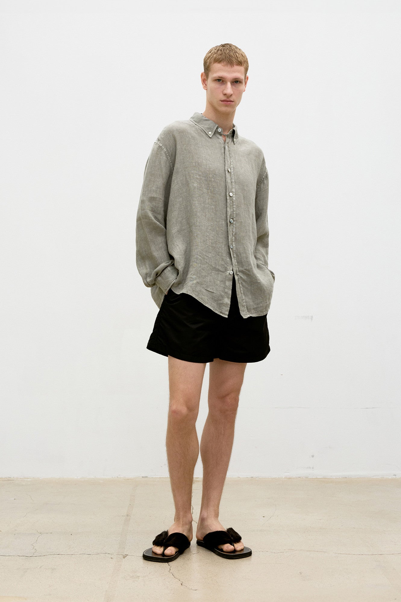 Puckering nylon tech shorts (Black)
