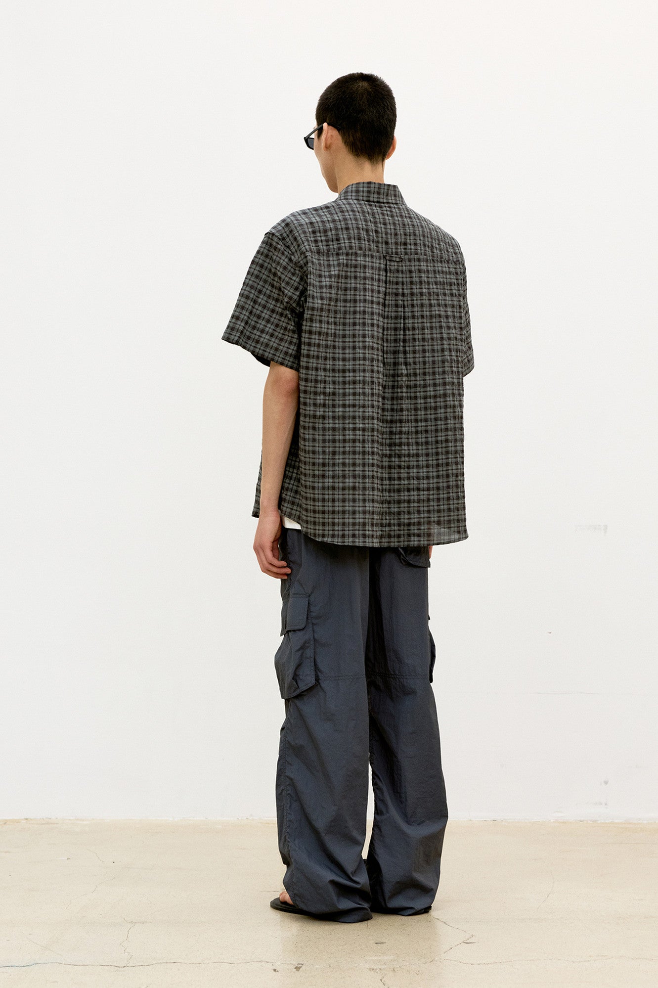Alternative wrinkle check half shirt (Washed black)
