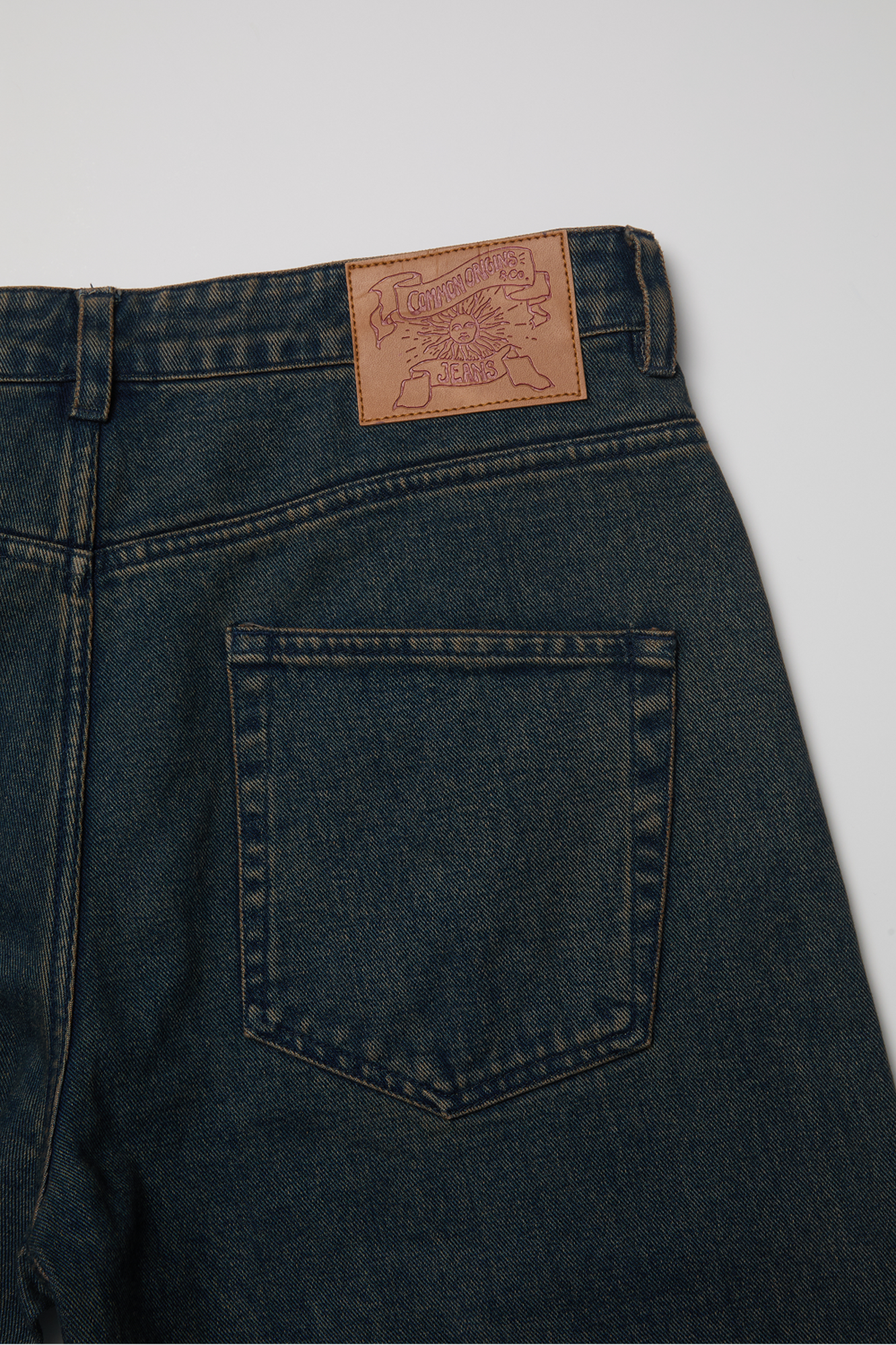 Back side blue tinted jeans (Two-tone blue)
