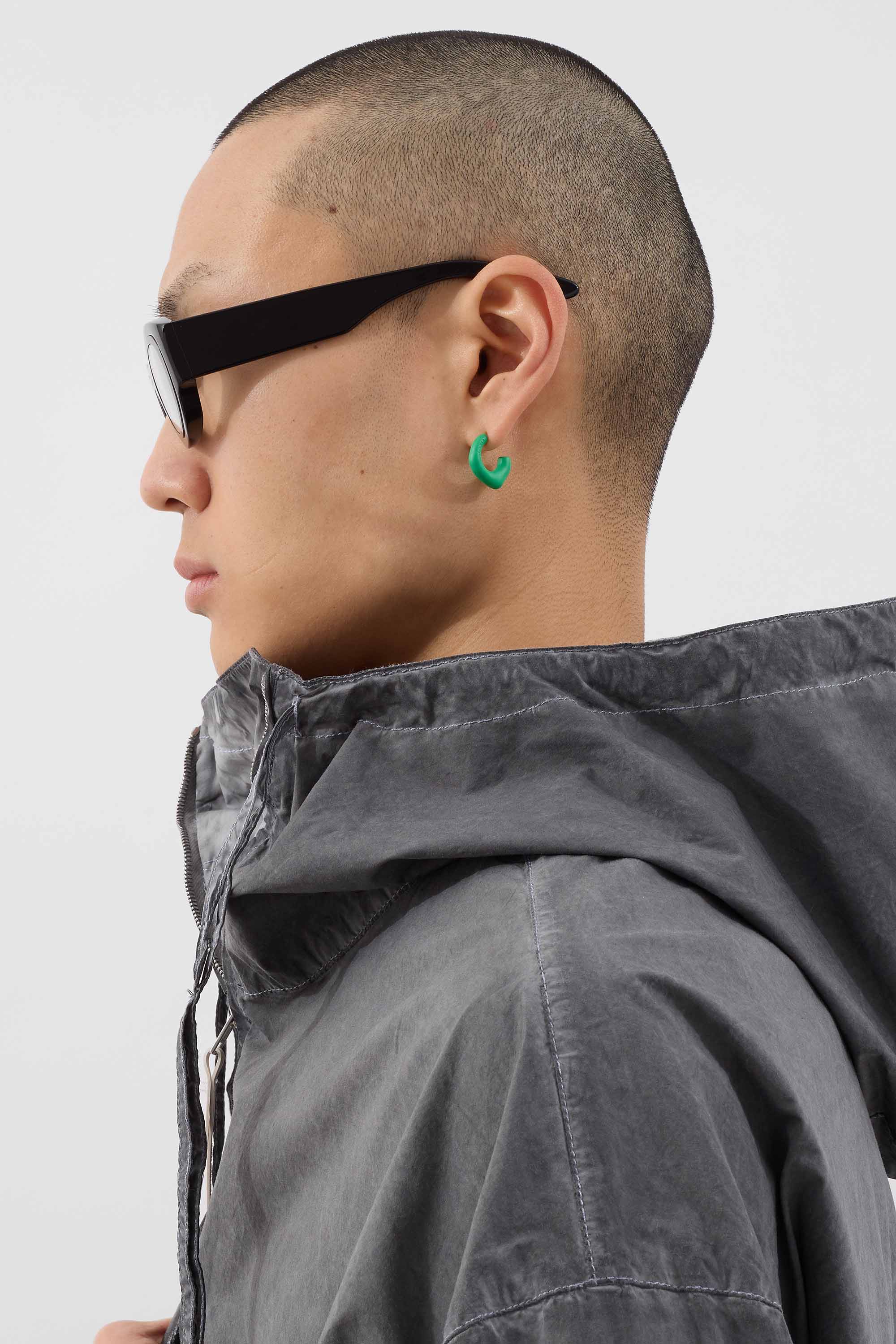 SINGLE METALLIZED EARRING / green matte