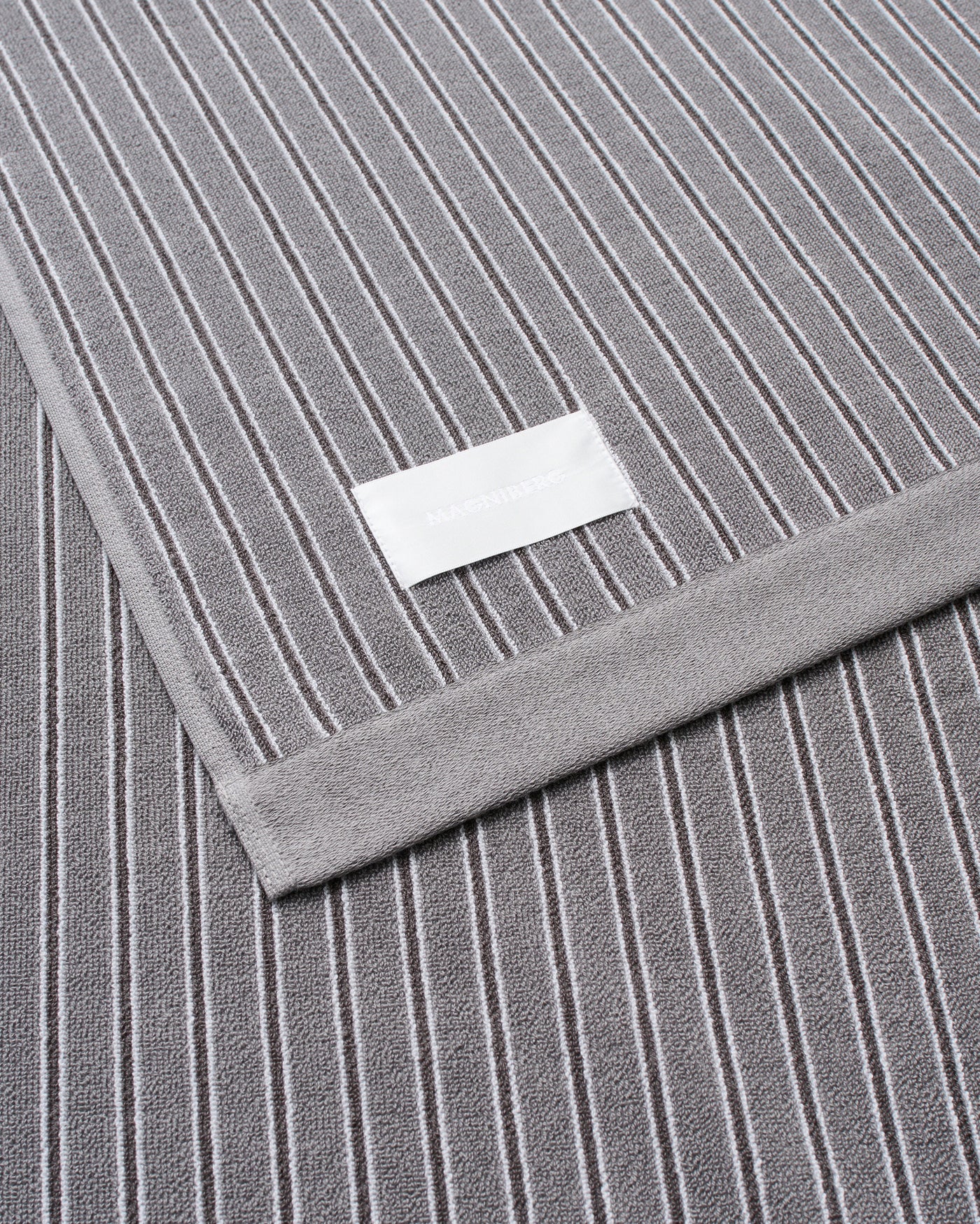 Wall Street bath towel - stripe dark grey