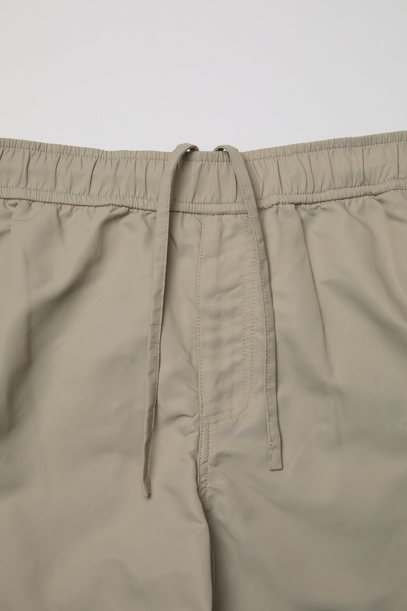 Puckering nylon tech shorts (Beige)